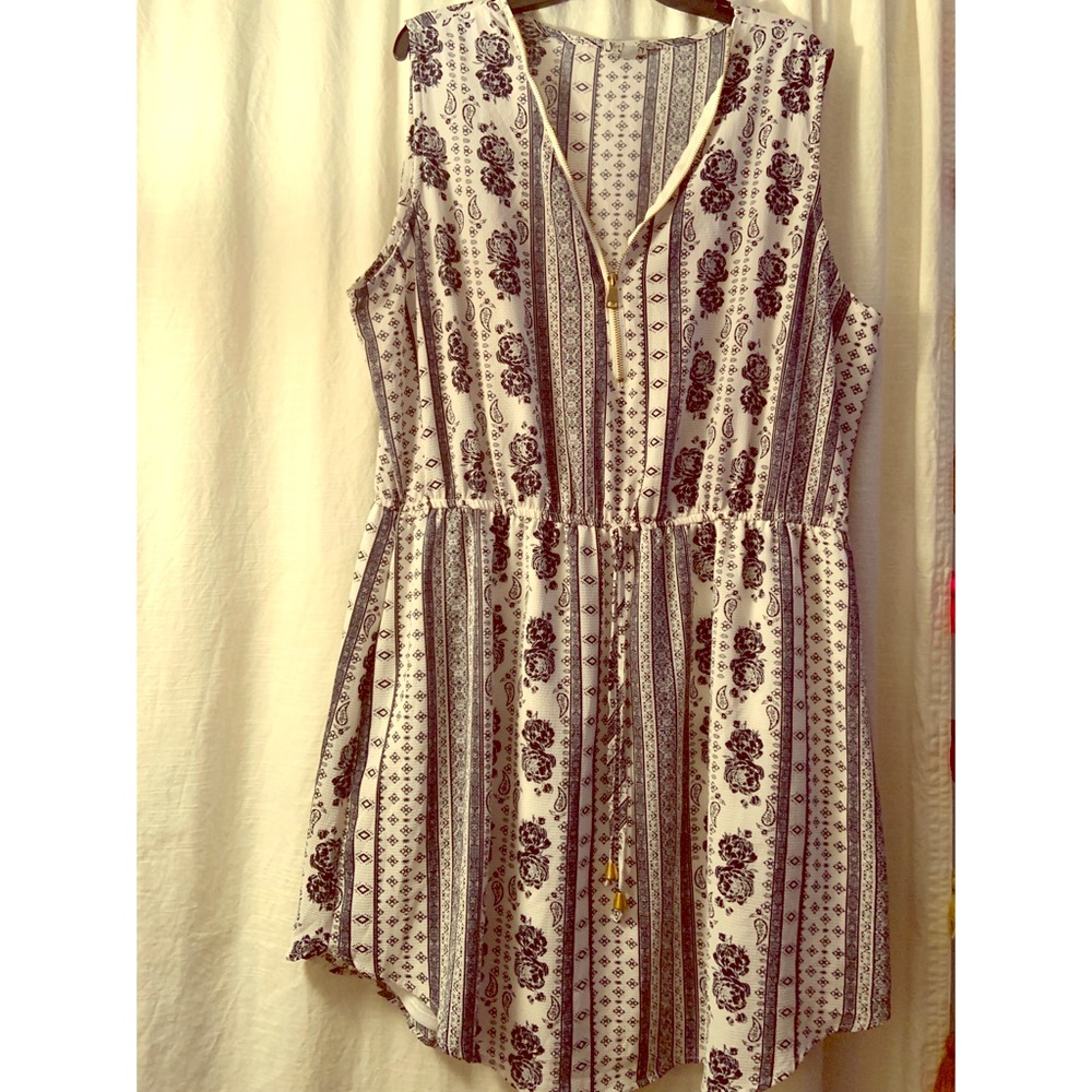 Navy blue/white paisley print dress